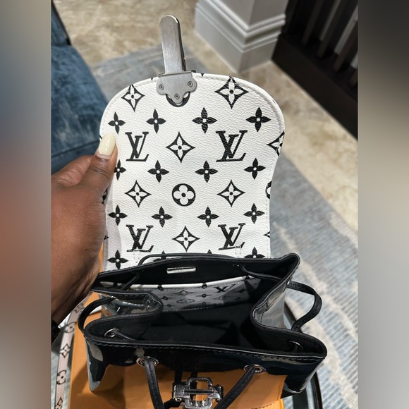 Louis Vuitton Hot Springs Patent Leather Packpack - Picture 7 of 13